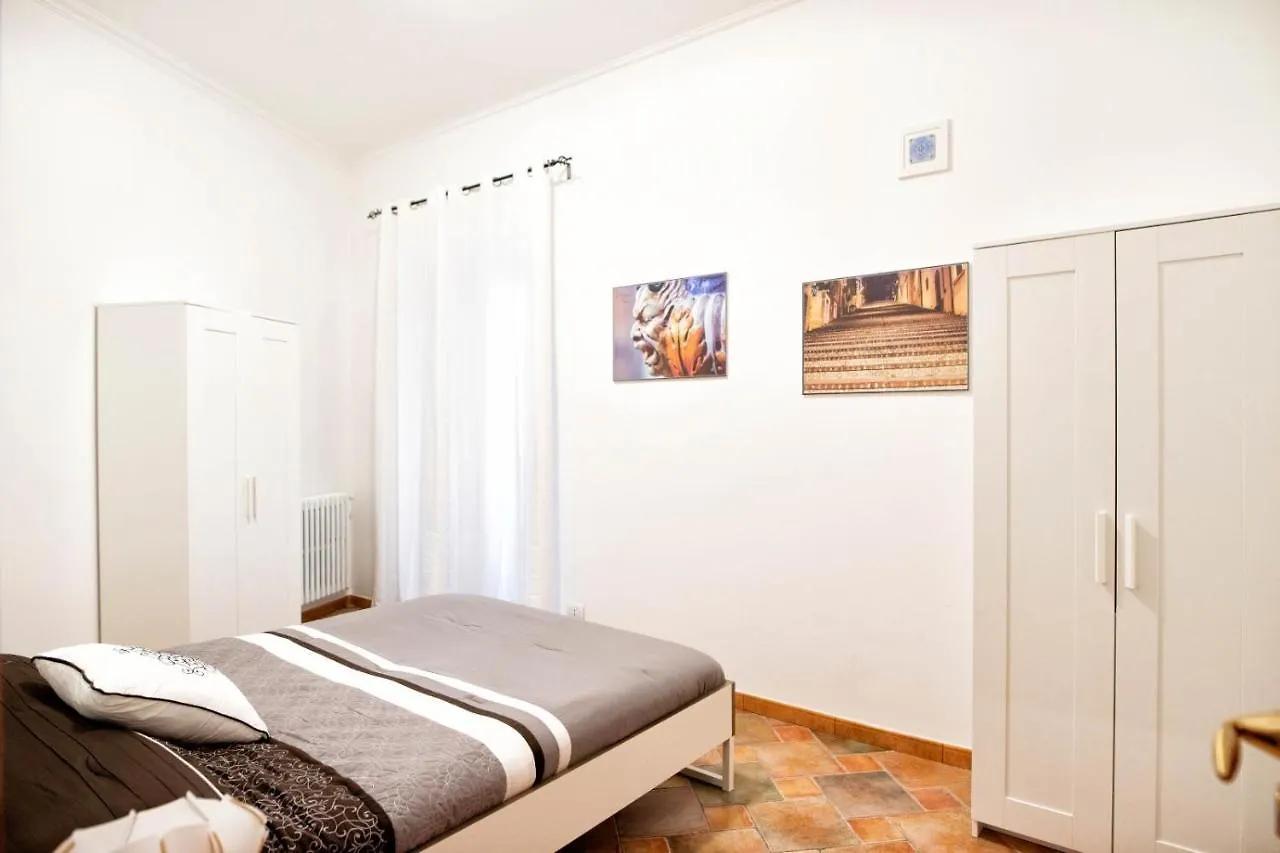 Musumeci'S Apartment Кальтаджироне 0*,